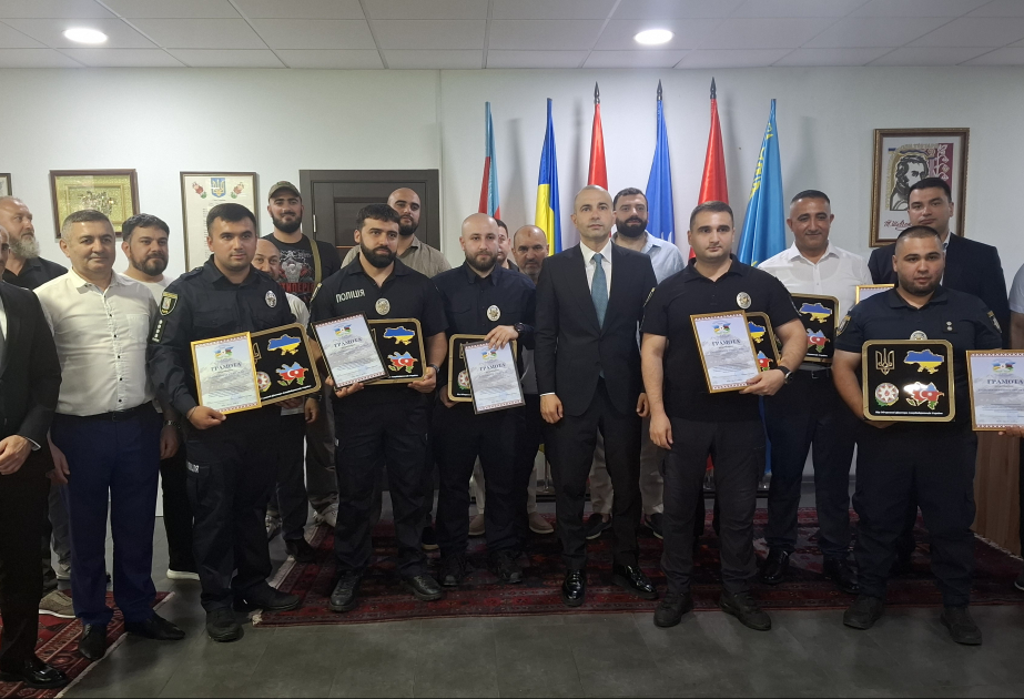 Ukraynada çalışan azərbaycanlı polislər mükafatlandırılıb