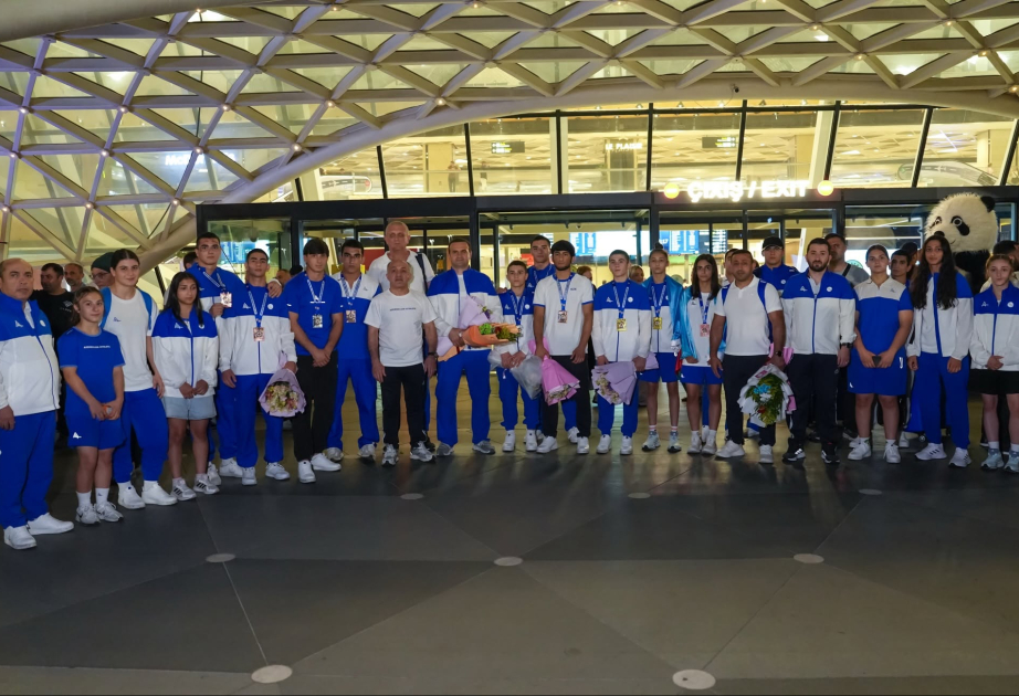 Avropa çempionatında 10 medal qazanan Azərbaycan cüdoçuları Vətənə qayıdıb