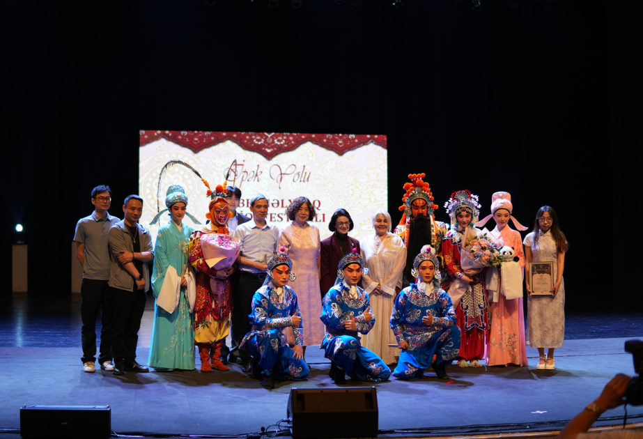 Şaocü Opera Sənəti Ansamblı XV Beynəlxalq İpək Yolu Musiqi Festivalında çıxış edib