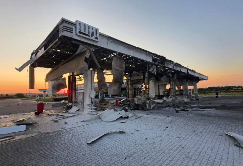 SOCAR-ın Ukraynada dron zərbəsinə məruz qalan yanacaqdoldurma məntəqəsinə dəyən ziyan müəyyənləşdirilir - AZƏRTAC-ın reportajı