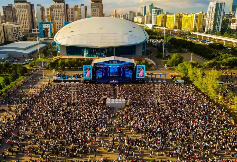 “Astana günü” münasibətilə keçirilən konsertlərdə 100 mindən çox insan iştirak edib