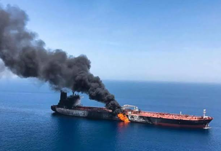 Britaniya Oman sahillərində tankerə hücum edildiyini bildirib