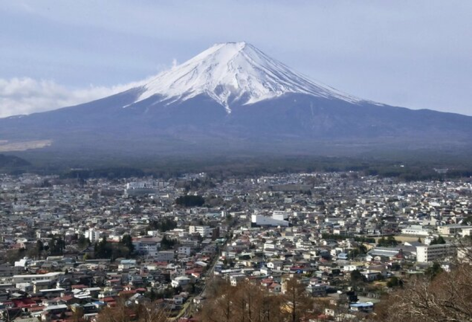 Japan begins study to protect foreign tourists if Mt. Fuji erupts