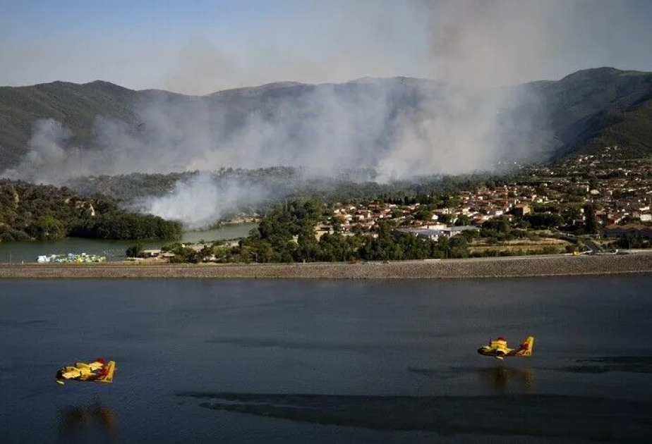 12,000 evacuated as southern France continues to battle wildfires