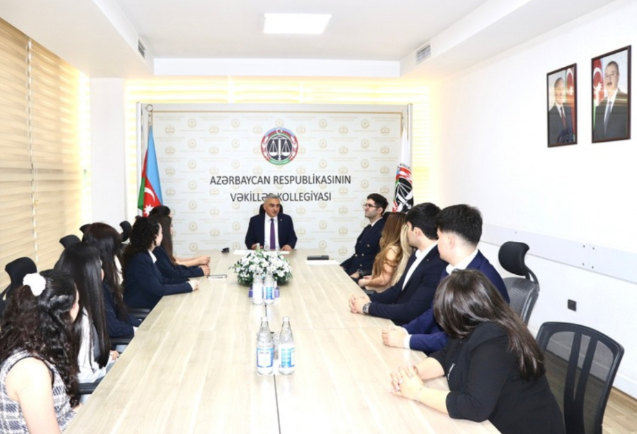 İşə yeni qəbul olunan vəkil köməkçilərinə vəsiqələr təqdim edilib