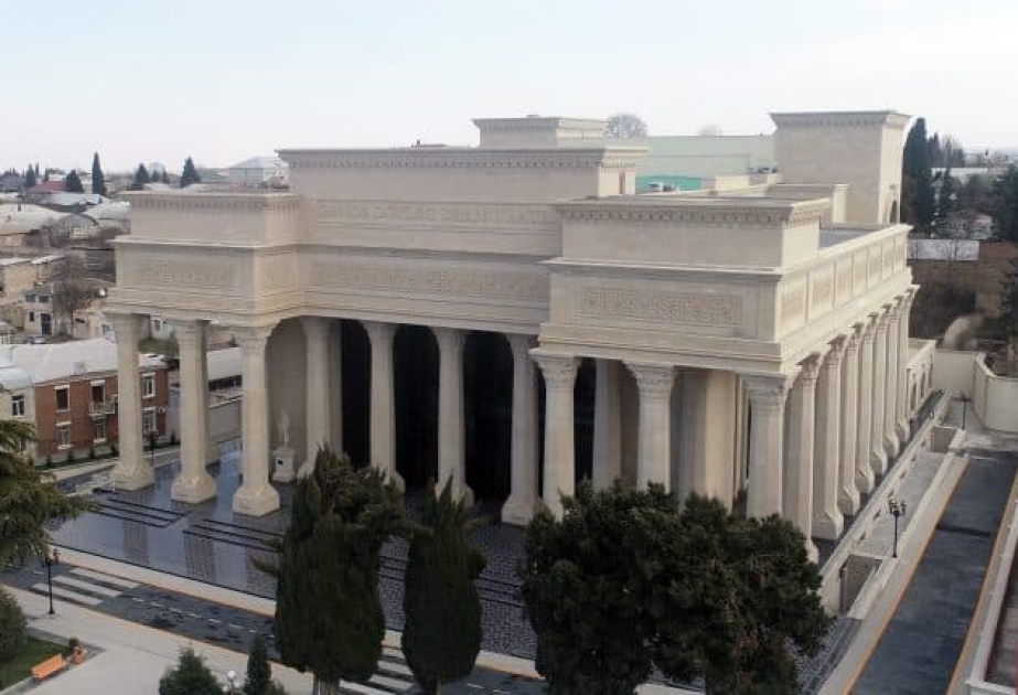 Gəncə Teatrı 130-cu mövsümünü “Zəhri-Mar” tamaşası ilə bağlayır