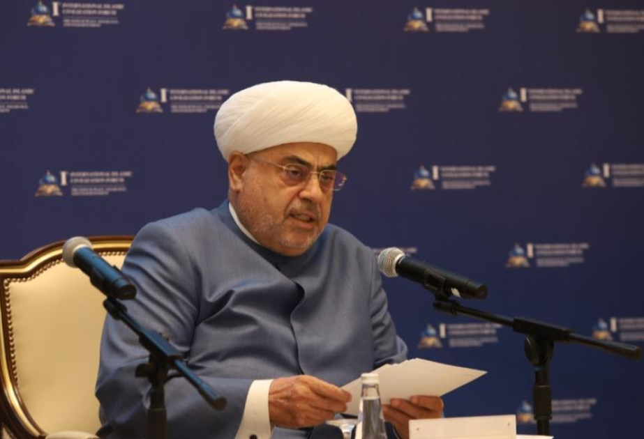 I Beynəlxalq İslam Sivilizasiyası Forumunda “Qardaşlıq və Müttəfiqliyin Zirvəsi” kitab-albomu təqdim olunub