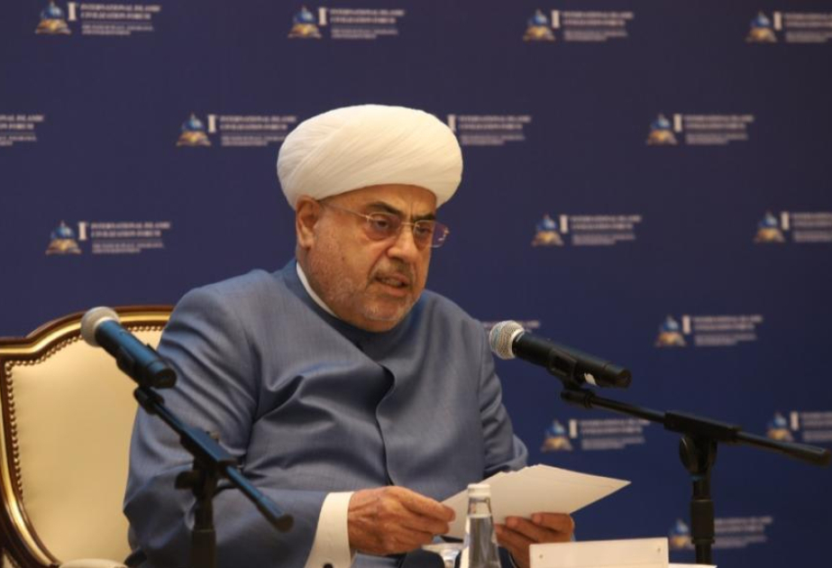 تقديم كتاب "قمة الأخوة والتحالف" لرئيس إدارة مسلمي القوقاز في طشقند