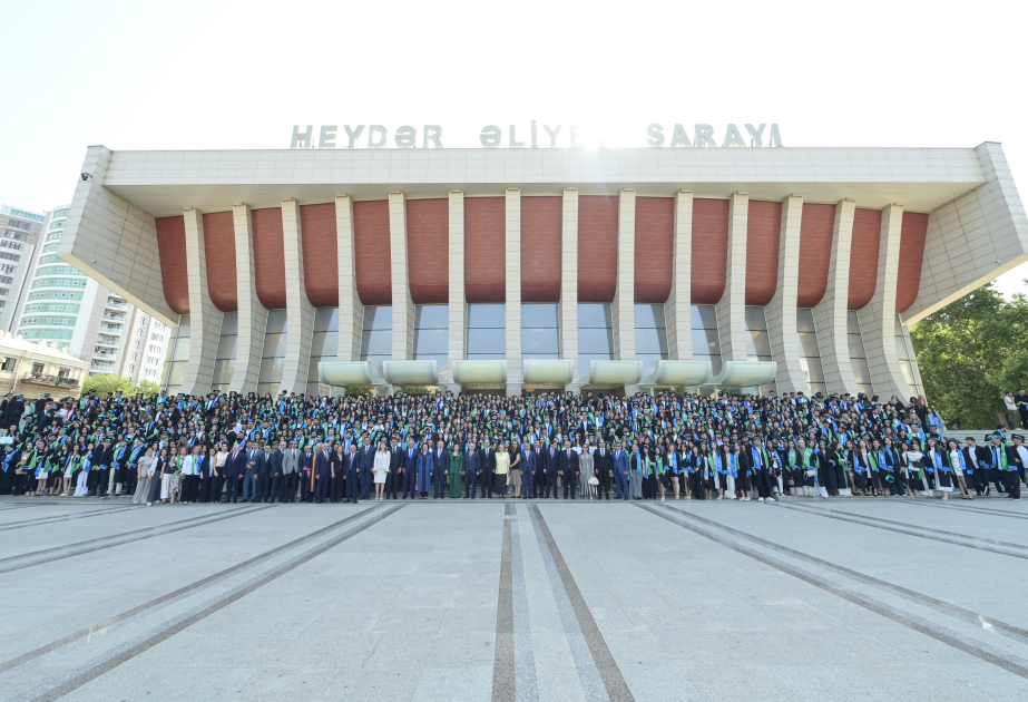 Bu il BDU-nun SABAH qruplarını 493 məzun bitirir