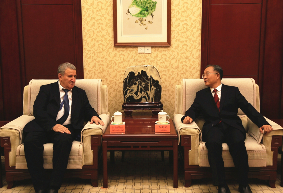 Azerbaijan, China explore scientific cooperation
