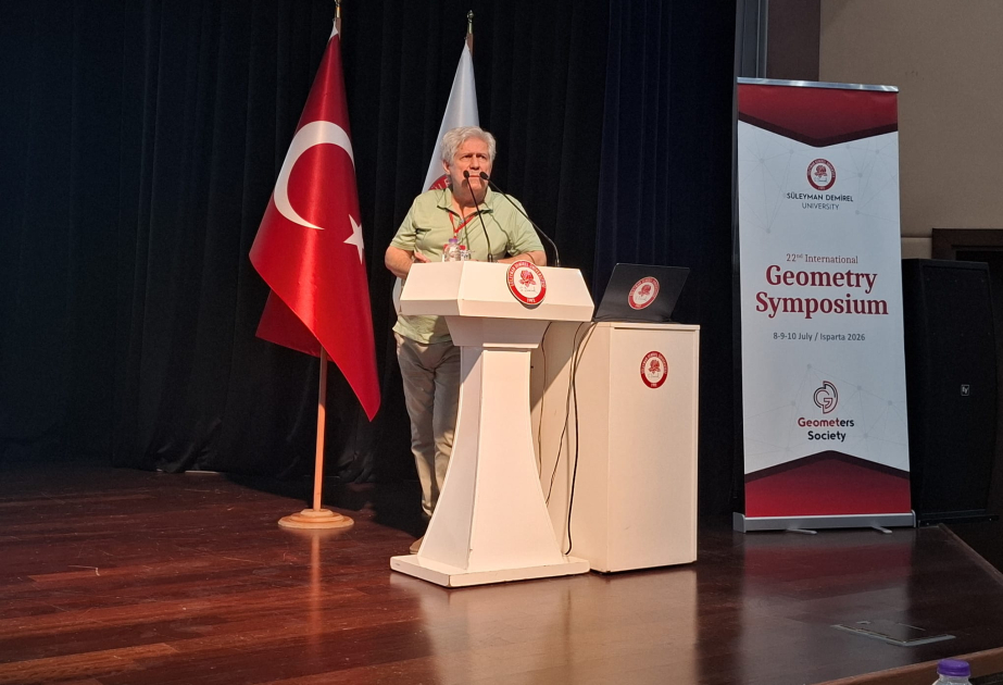 Azərbaycanlı alim XXII Beynəlxalq Həndəsə Konfransında son elmi nəticələrini təqdim edib