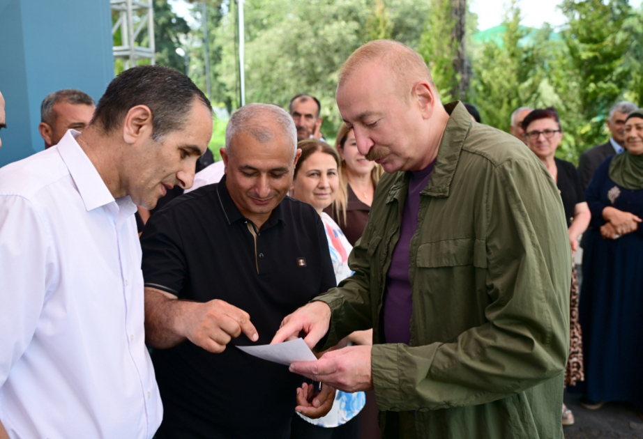 Une vidéo liée à la rencontre du chef de l’Etat avec les habitants des villages de Gouzeïkhyrman et Guneïkhyrman partagée sur le compte de médias sociaux du président azerbaïdjanais VIDEO