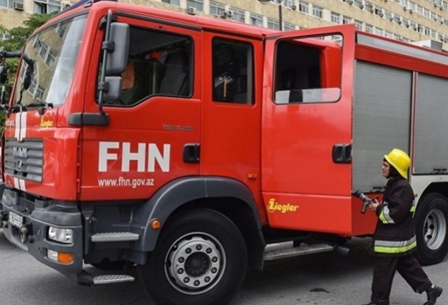 Bakıda çoxmərtəbəli yaşayış binasının zirzəmisində yanğın baş verib