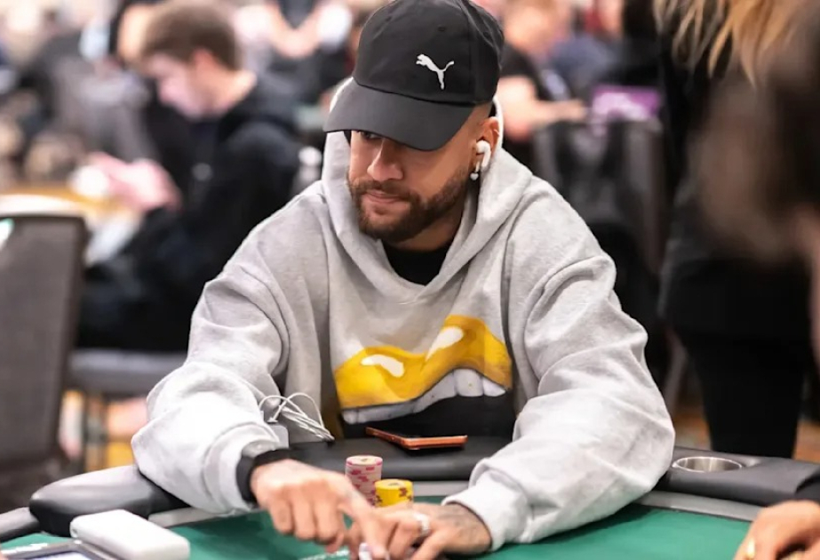 Neymar dünya çempionatında məğlubiyyətdən sonra poker turnirinə qatılıb