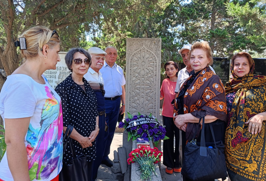 Azərbaycanın ilk qadın Xalq şairi Mirvarid Dilbazinin xatirəsi anılıb