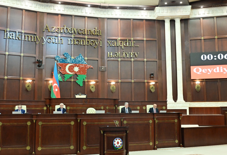 “Normativ hüquqi aktlar haqqında” Konstitusiya Qanununa dəyişiklik üçüncü oxunuşda qəbul edilib