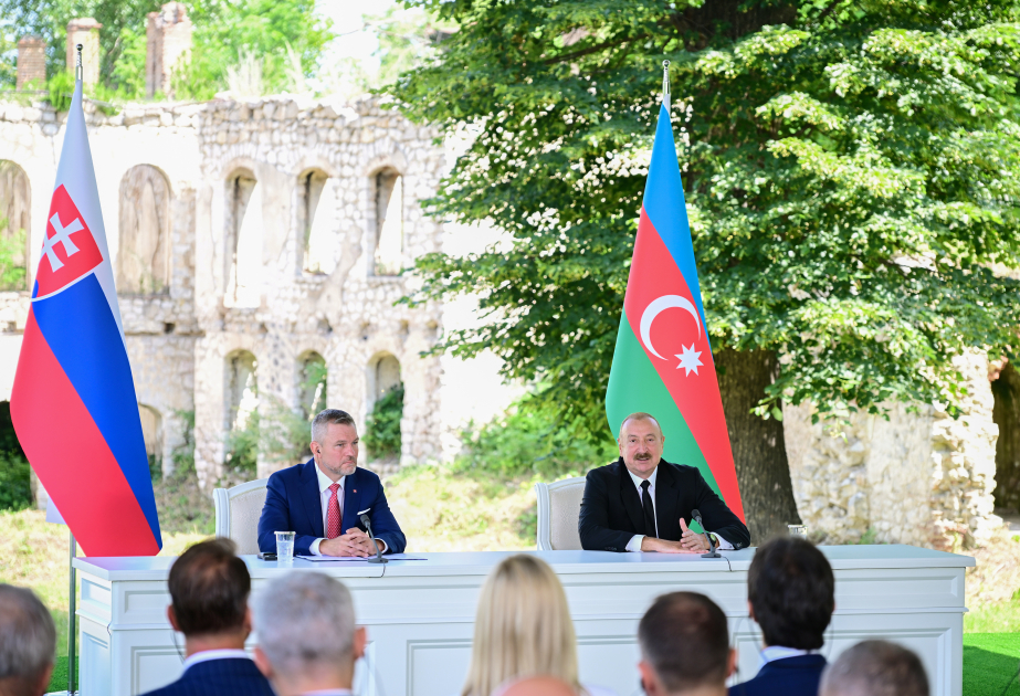 Le président azerbaïdjanais : La Slovaquie participe activement à la reconstruction du Garabagh