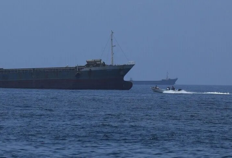 Britaniya Dənizçilik Təşkilatı: Oman sahillərində üzən tanker raketlə vurulub