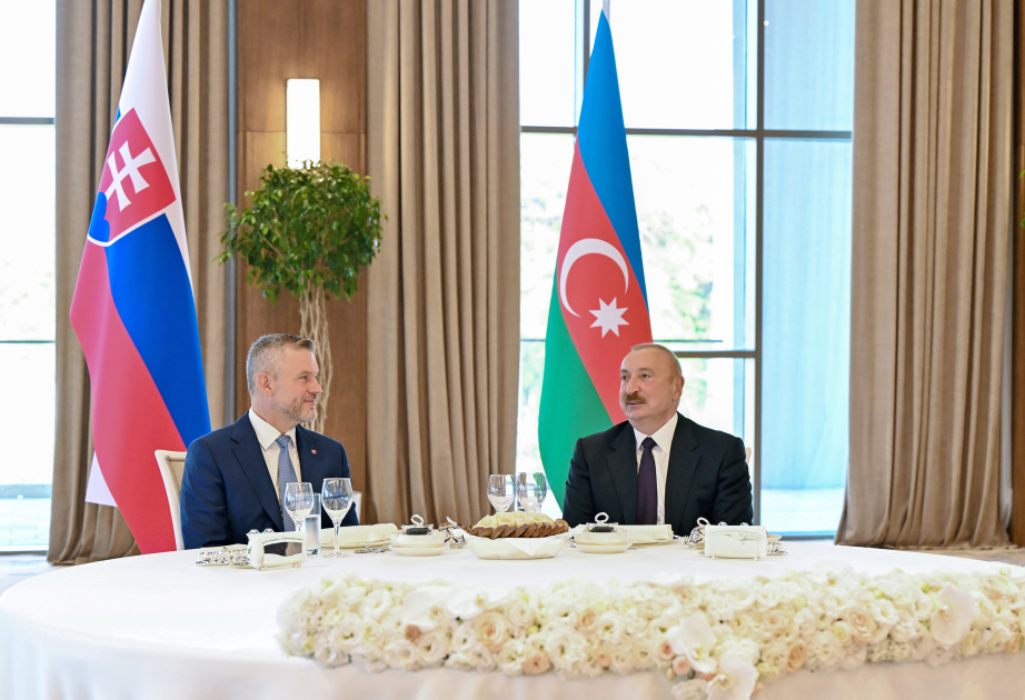 Offizielles Mittagessen zu Ehren von Präsident der Slowakei in Khankendi VIDEO