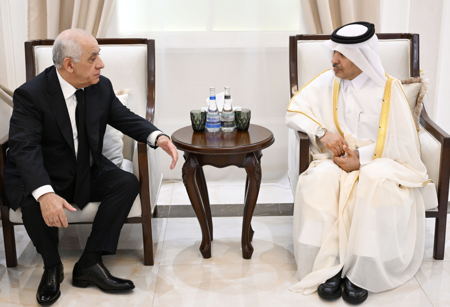 Le Premier ministre Ali Assadov rend visite à l'ambassade du Qatar en Azerbaïdjan