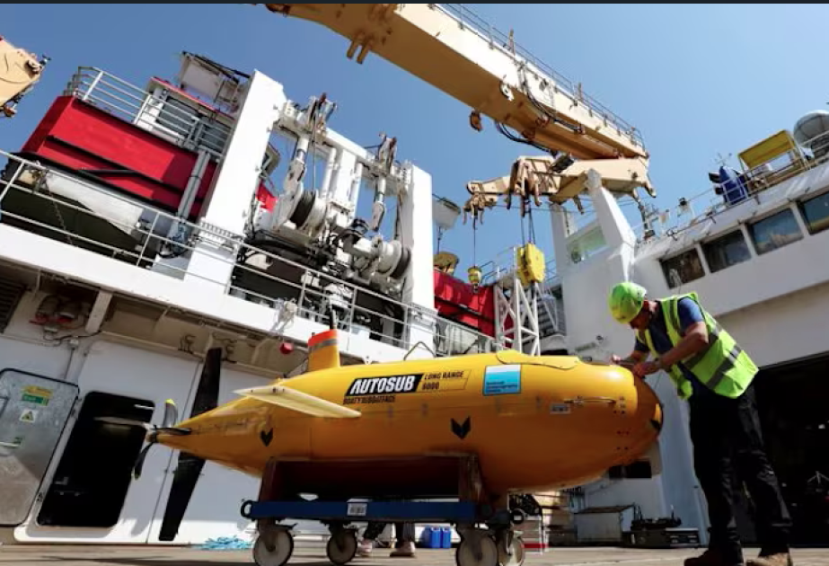 Scientists sail for Greenland to study glacier melt risk