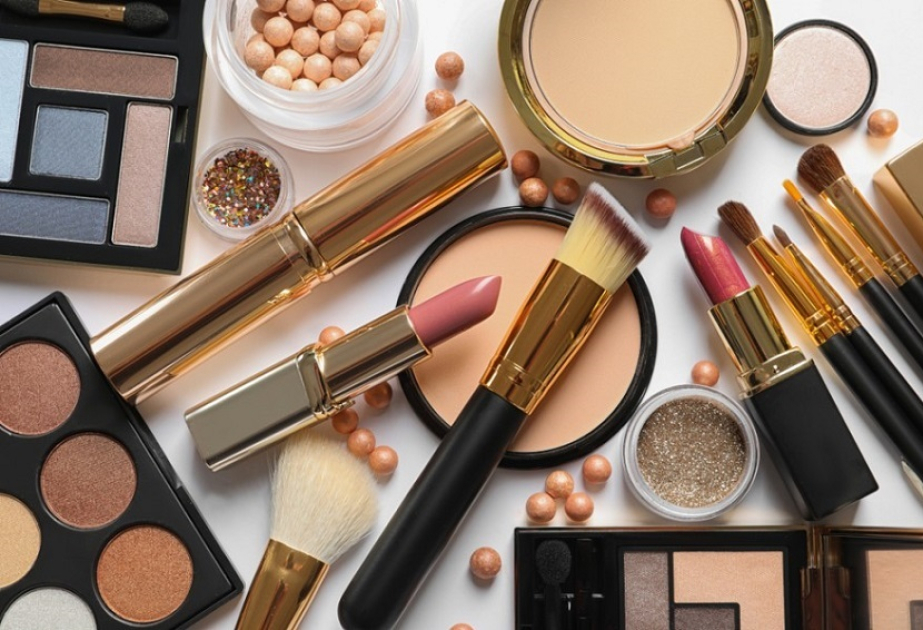 Kosmetik məhsul alarkən nələrə diqqət etməliyik? - Mütəxəssisdən vacib tövsiyələr