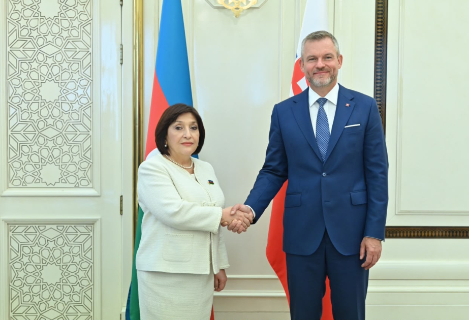 El Presidente de la República Eslovaca visita Milli Majlis