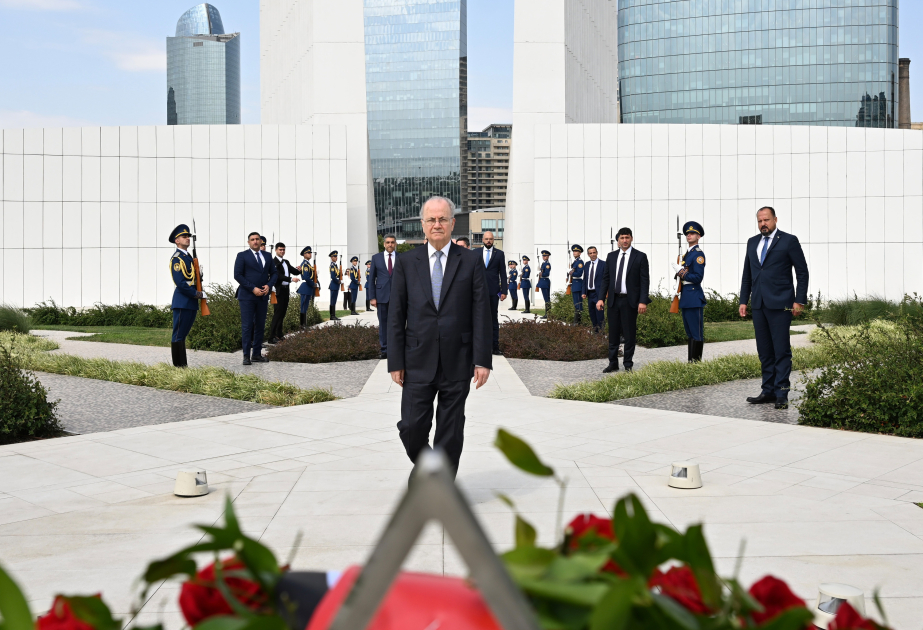 Le Premier ministre de l'État de Palestine visite le Parc de la Victoire
