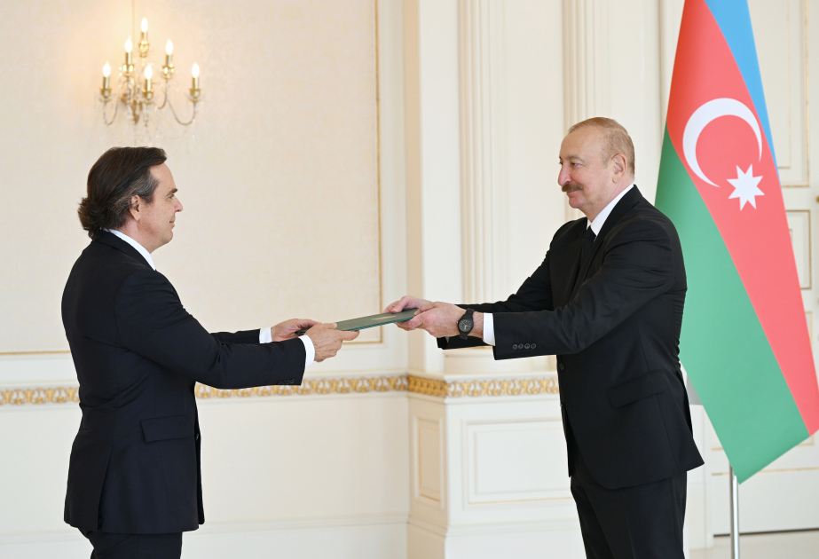 El Presidente Ilham Aliyev recibió las cartas credenciales del nuevo Embajador de Brasil