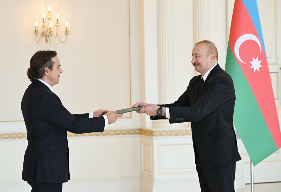 Präsident Ilham Aliyev empfängt neu ernannten brasilianischen Botschafter in Aserbaidschan VIDEO