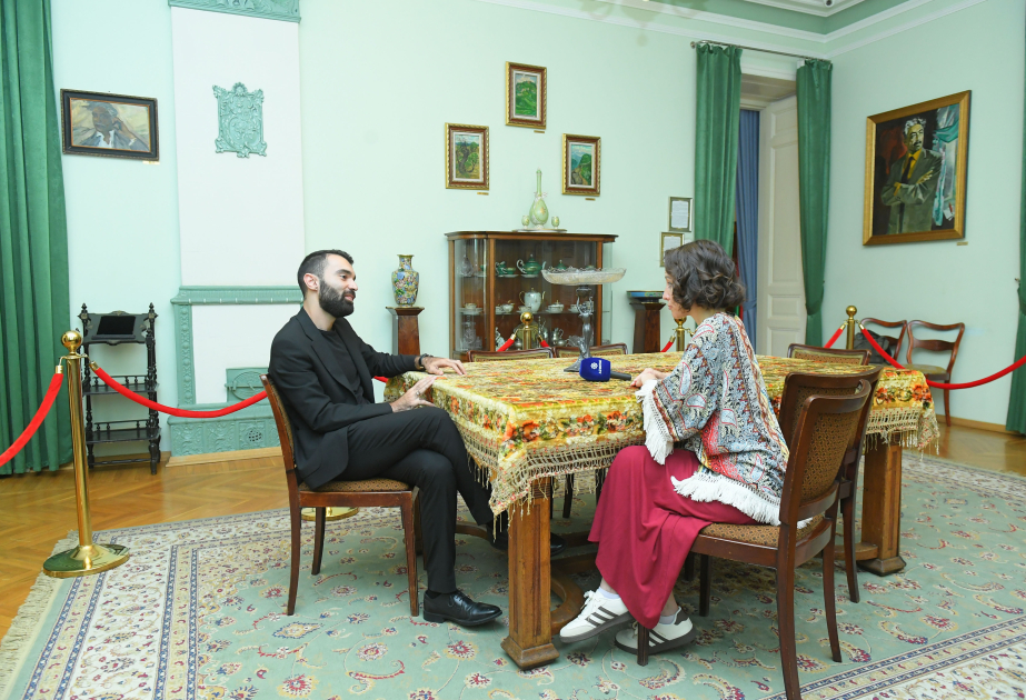 Vurğun Vəkilov: Səməd Vurğunun şeirləri daxili səssizlik tələb edir... - MÜSAHİBƏ