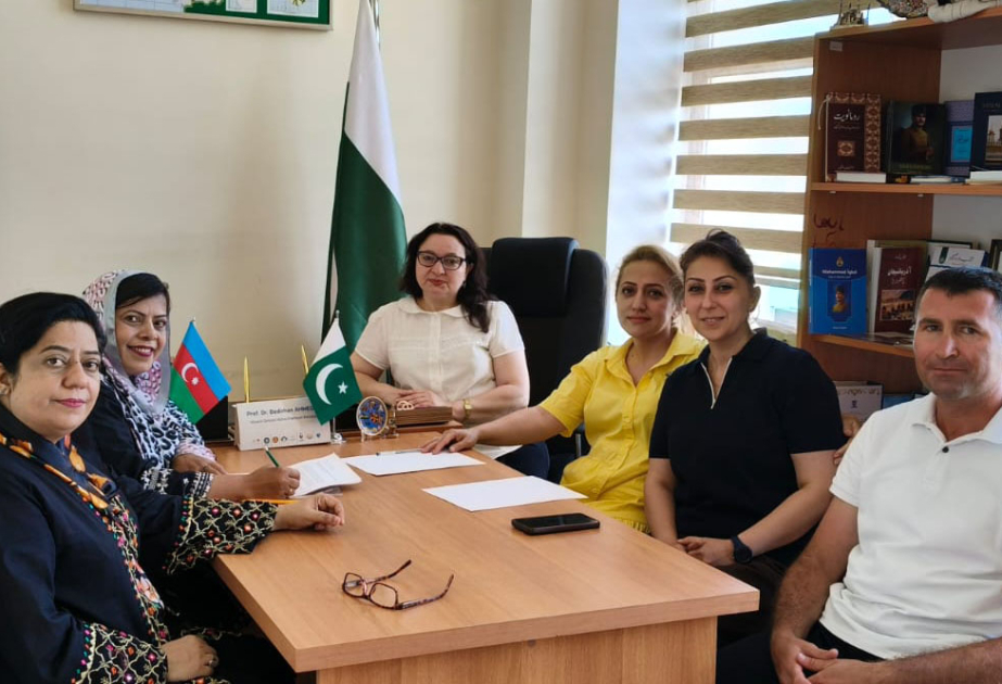 AMEA prezidenti pakistanlı alimlərlə görüşüb