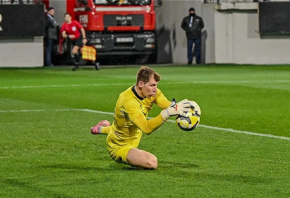 Azərbaycanda oynamış belaruslu futbolçu: “Neftçi” müdafiədə oturub rəqibi gözləməyəcək