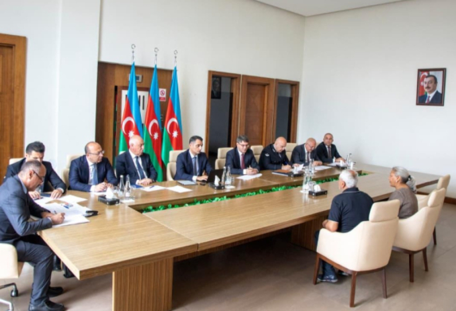 Ekologiya və təbii sərvətlər naziri Şəmkirdə vətəndaşların müraciətlərini dinləyib