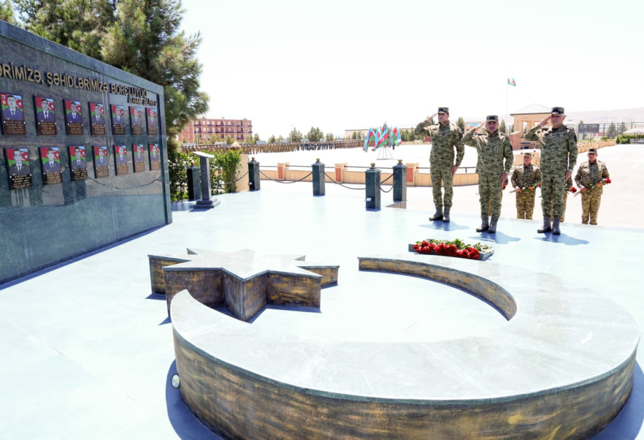 “Çevikçi” kursunu bitirmiş hərbi qulluqçulara beretlər təqdim olunub
