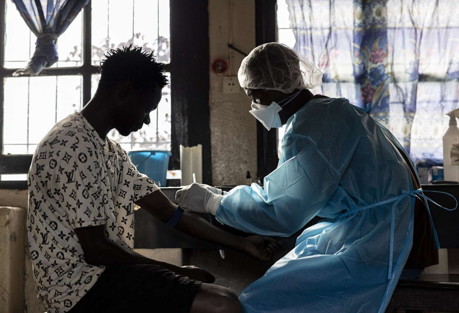 Afrikada Ebola epidemiyasından ölənlərin sayı min nəfəri keçib