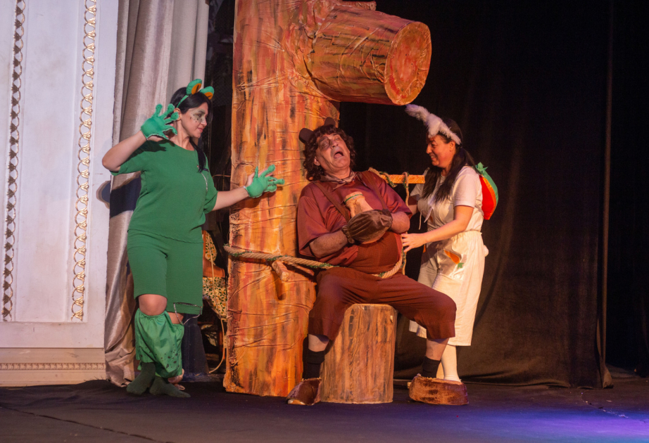 Sumqayıt Teatrı "Cəsur" tamaşası ilə teatr mövsümünü başa vurub