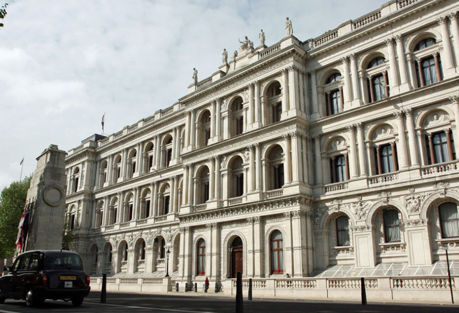 Böyük Britaniya İrandakı səfirliyinin əməkdaşlarını müvəqqəti geri çağırıb