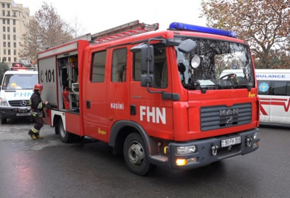 Binəqədidə yaşayış binasında yanğın baş verib, sakinlər təxliyə olunub