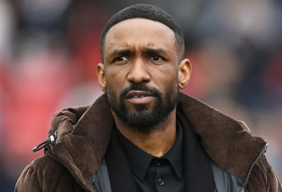 Defoe leaves Woking after four months in charge
