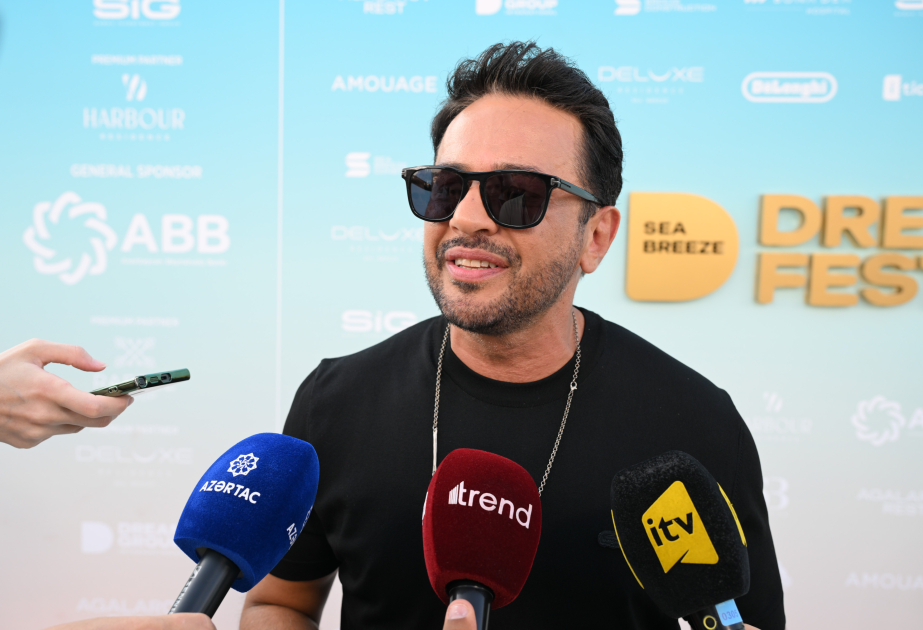 Эмре Алтуг анонсировал совместное исполнение на DREAM FEST новой песни с Розой Зергерли ВИДЕО