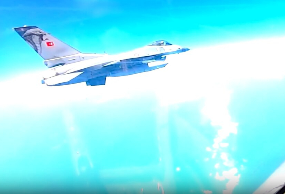 Турецкие F-16 выполнили учебные полеты над западом Черного моря ВИДЕО