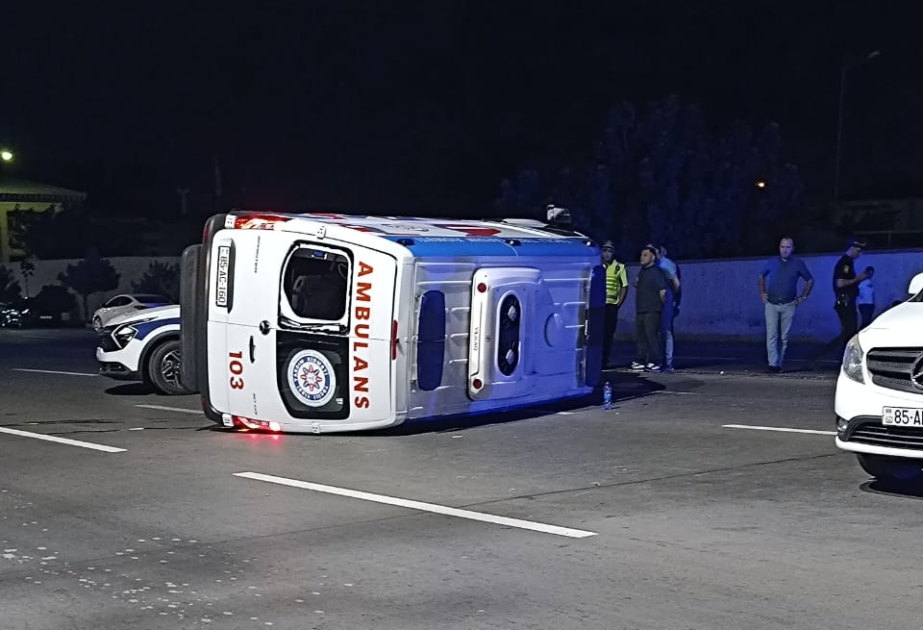 Naxçıvanda təcili tibbi yardım avtomobili aşıb, 4 nəfər xəsarət alıb