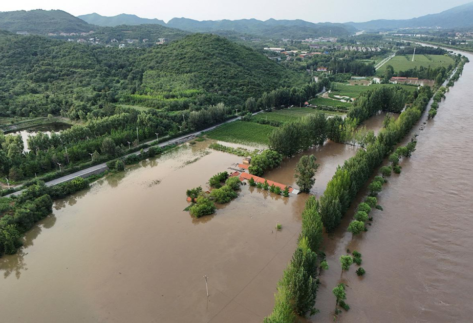 Rain-triggered flash flood kills 10, injures 23 in China's Gansu scenic area