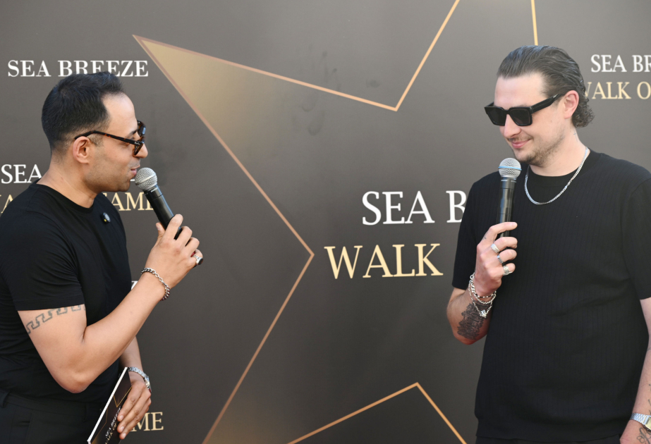 “Sea Breeze Walk of Fame” Şöhrət Xiyabanında britaniyalı müğənni Con Nyumanın adına olan ulduzun açılışı olub VİDEO