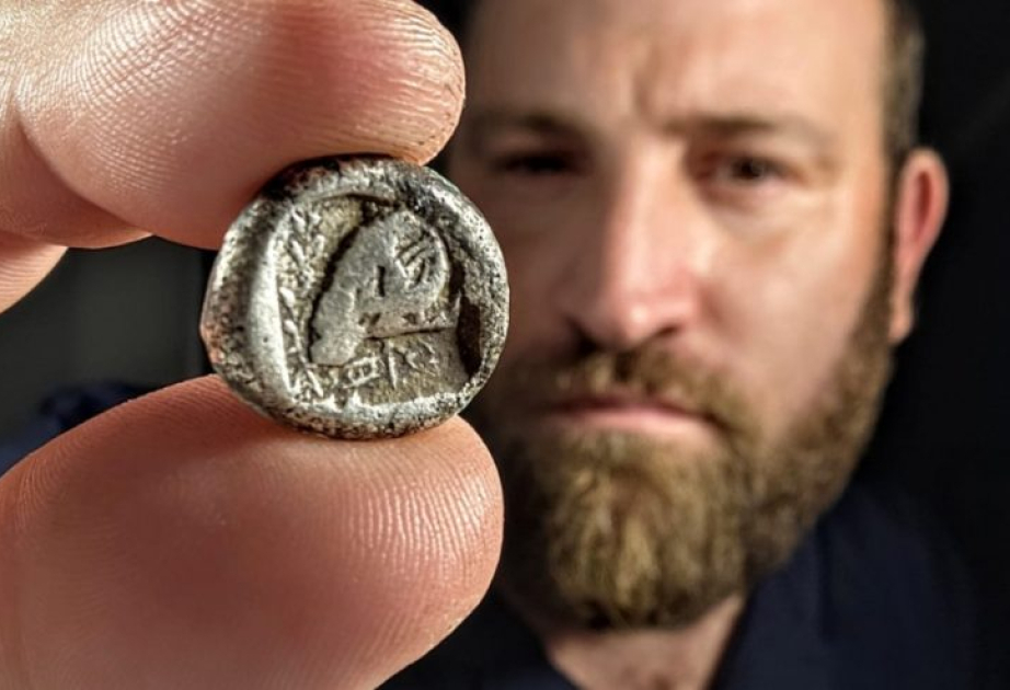 Ancient Persian-era coin from Cyprus surfaces on Israeli beach