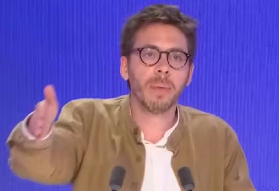 Fransada deputat hökuməti “dövlət qalmaqalı”nda ittiham edir