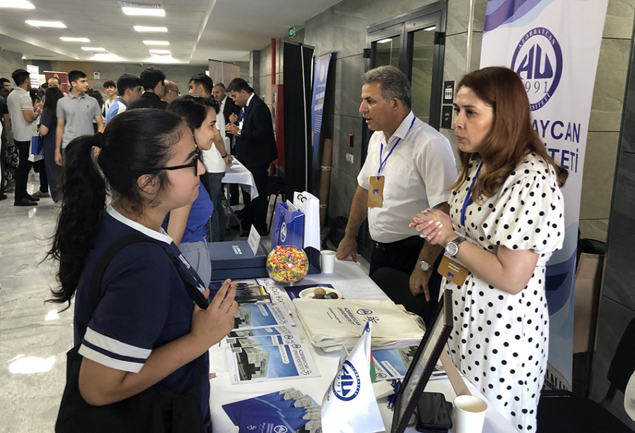 Azərbaycan Universiteti ali təhsil müəssisələrinin sərgisində təmsil olunur