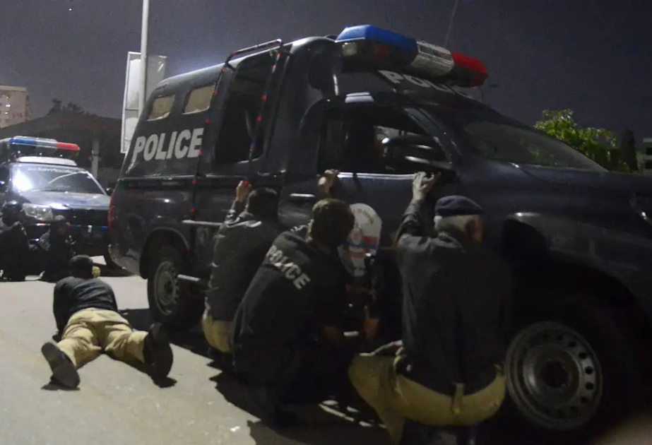 9 policemen, 15 militants killed in clash in NW Pakistan