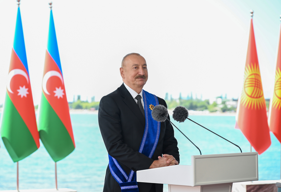 President Ilham Aliyev invites Kyrgyz counterpart to pay a state visit to Azerbaijan